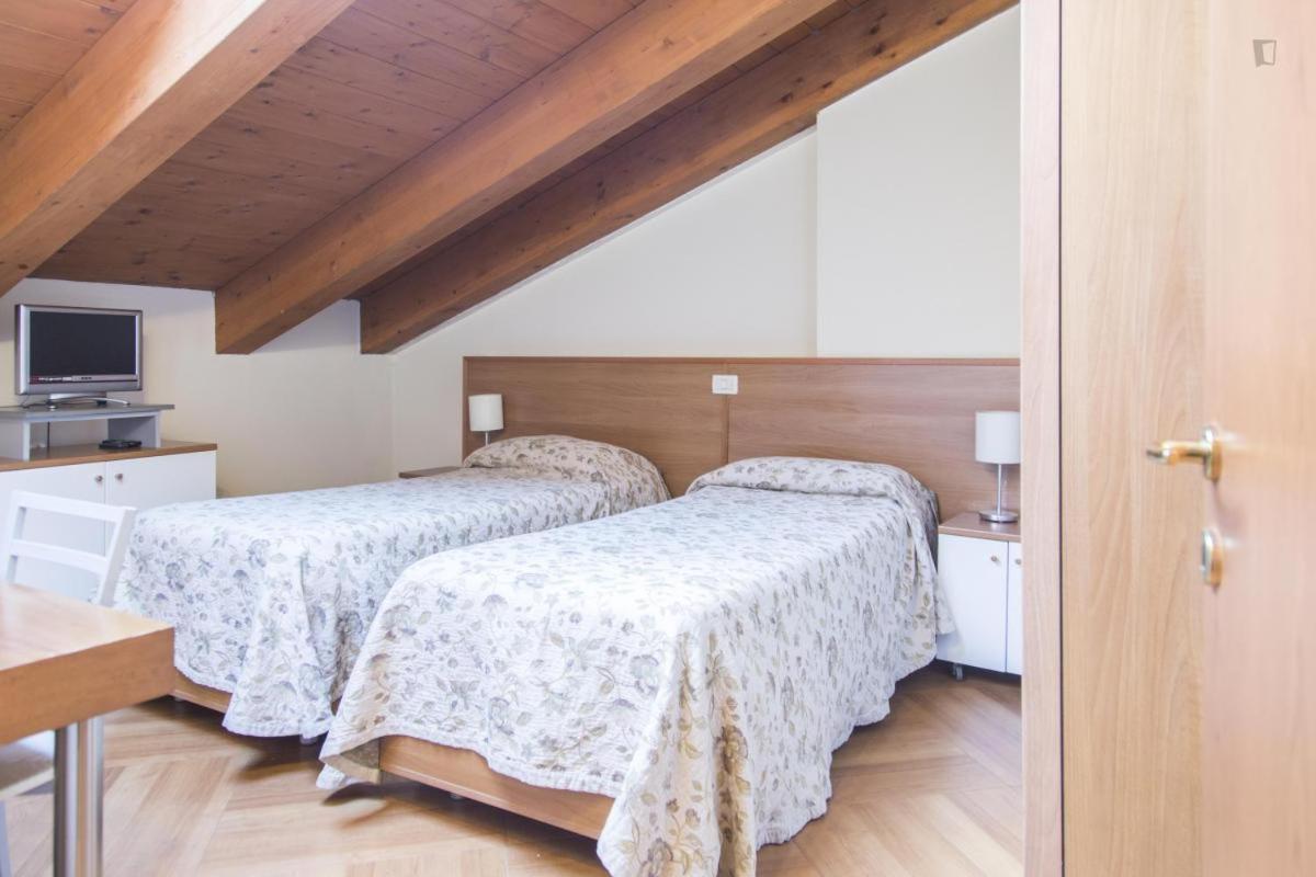 Residenza Carracci Aparthotel Bologna Ngoại thất bức ảnh